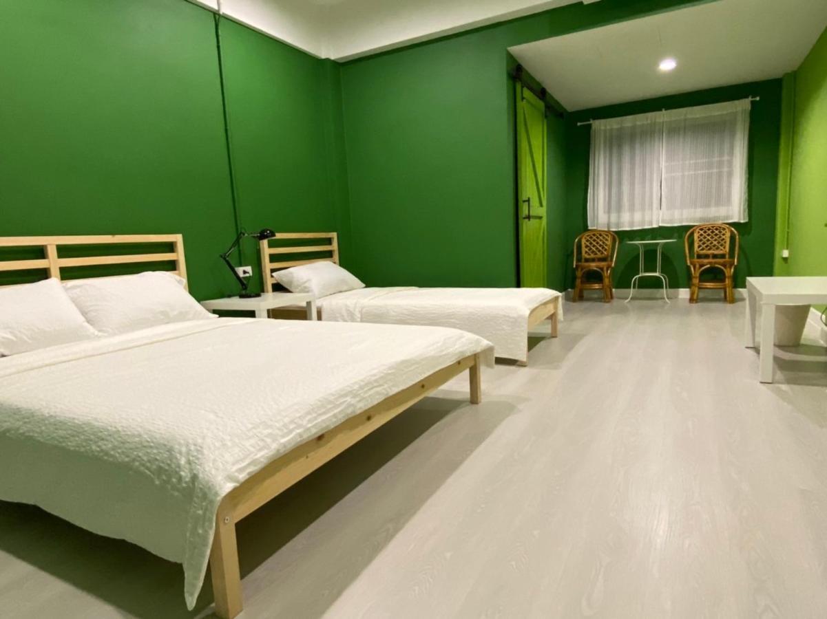 Grasshopper Bed And Cafe Hotell Pak Kret Eksteriør bilde